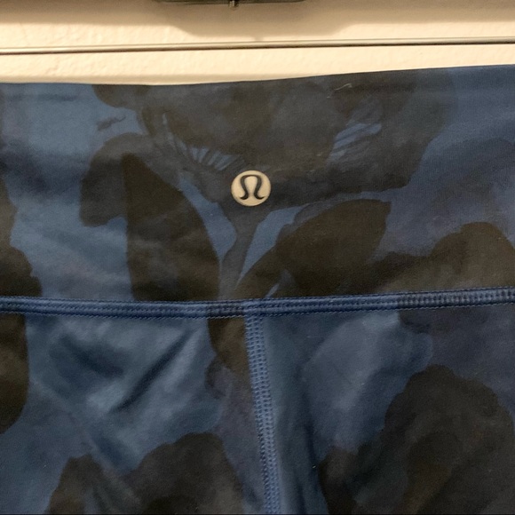 Lululemon 6 Inky Floral Wunder Under Crop II Leggings - Picture 7 of 10